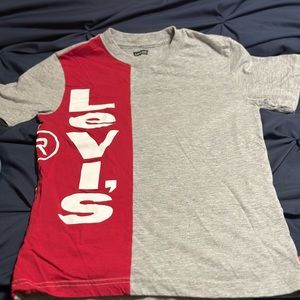 Levi’s T-shirt (big boys medium)